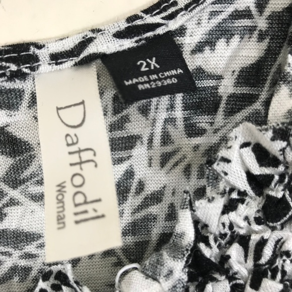 Daffodil Women's Black And White Shirt 2X NWT - Picture 3 of 4